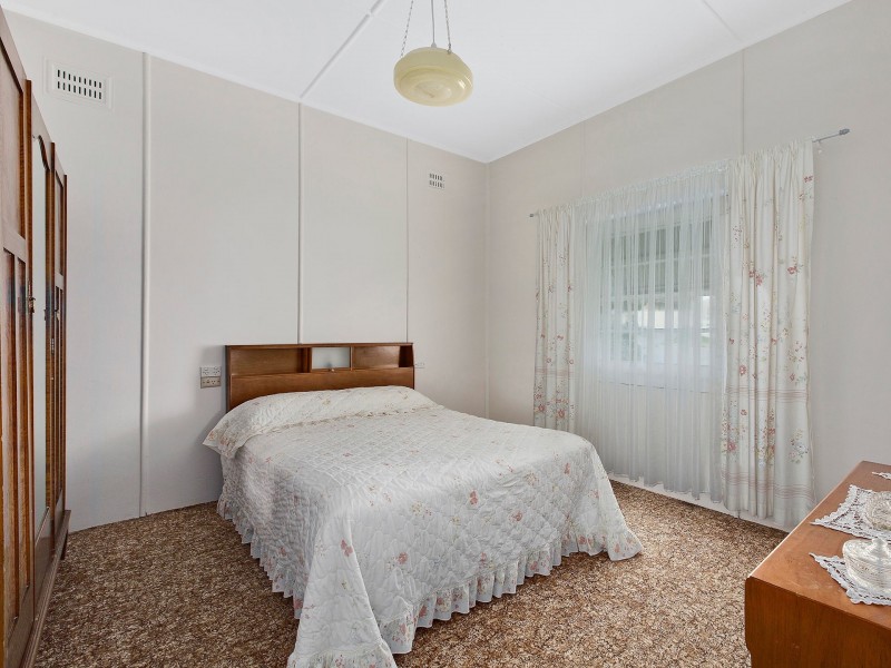 6 Benelong Street, The Entrance NSW 2261