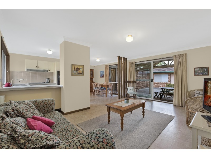 4 Kaystone Close, Bateau Bay NSW 2261