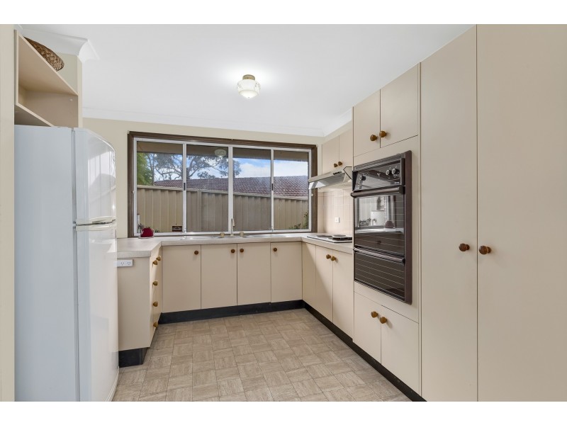 4 Kaystone Close, Bateau Bay NSW 2261