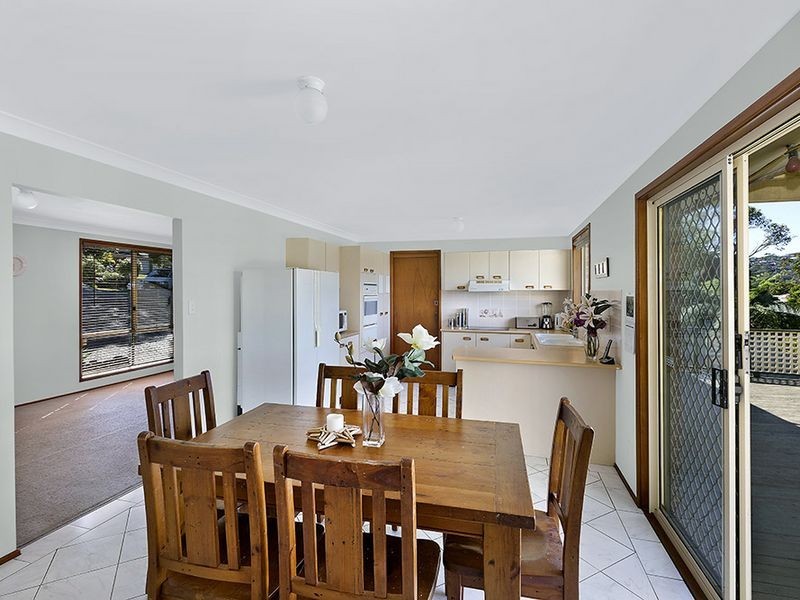 243 Cresthaven Avenue, Bateau Bay NSW 2261