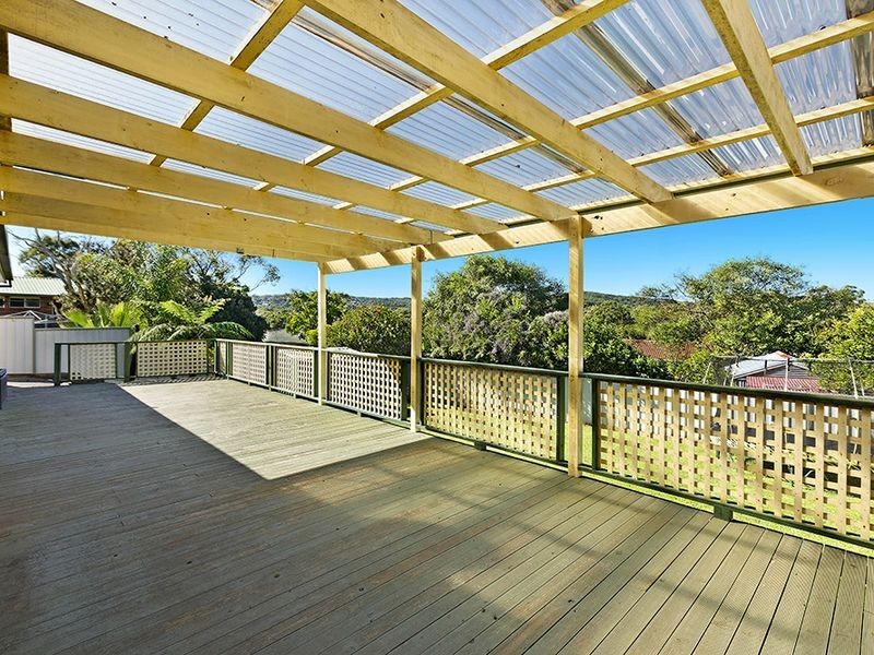 243 Cresthaven Avenue, Bateau Bay NSW 2261