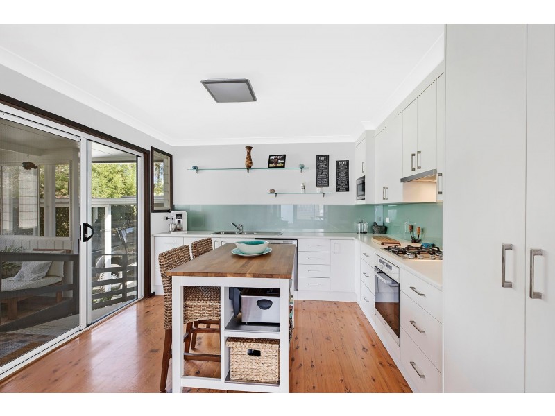 6 Avignon Street, Bateau Bay NSW 2261