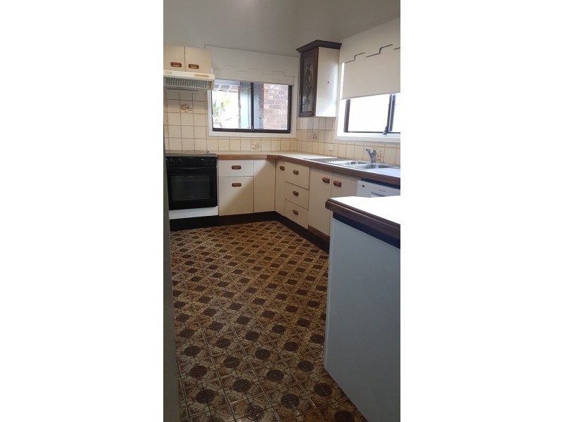 17 Papala Avenue, Bateau Bay NSW 2261