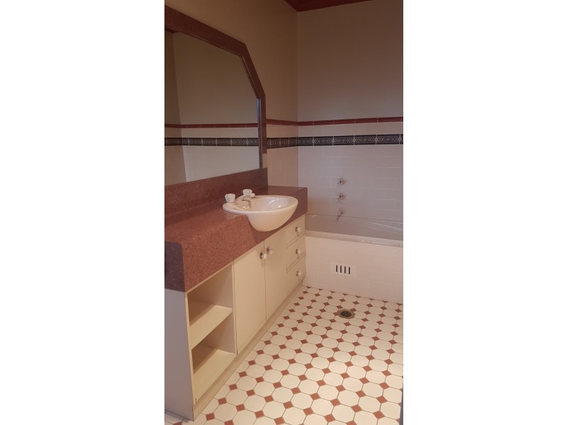 17 Papala Avenue, Bateau Bay NSW 2261