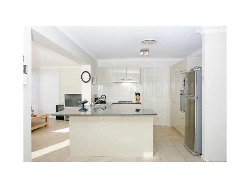 2 Bataan Cct, Bateau Bay NSW 2261