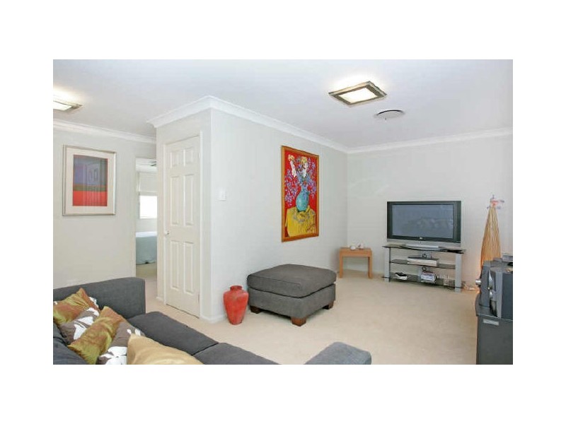 2 Bataan Cct, Bateau Bay NSW 2261