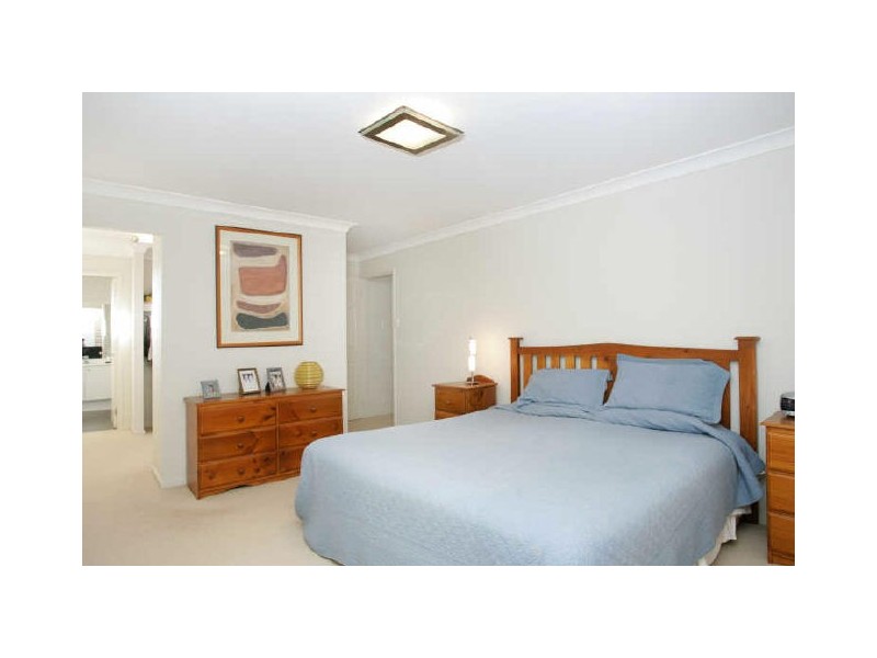 2 Bataan Cct, Bateau Bay NSW 2261