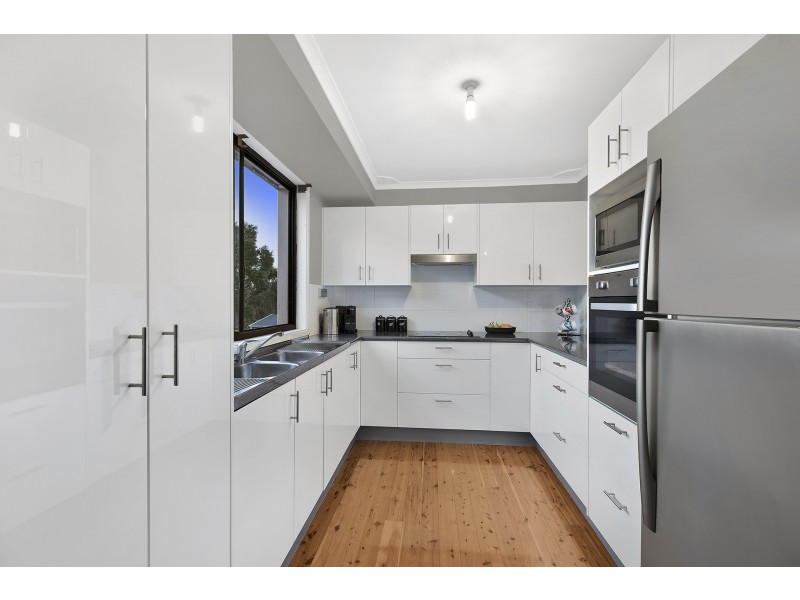 40 Premier Way, Bateau Bay NSW 2261