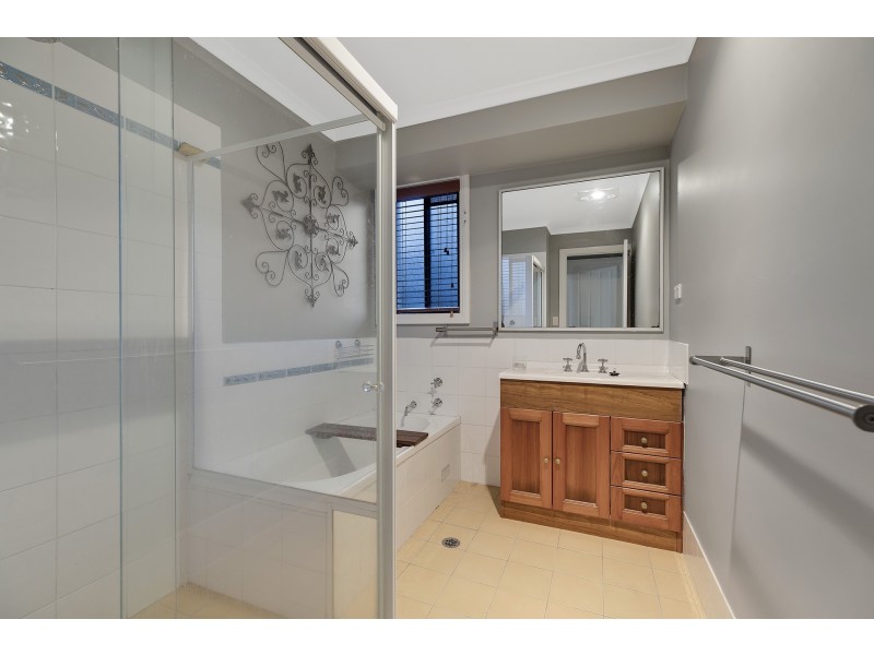 40 Premier Way, Bateau Bay NSW 2261