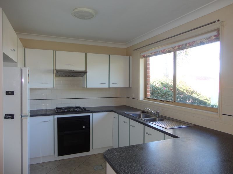 4 Robert Place, Bateau Bay NSW 2261