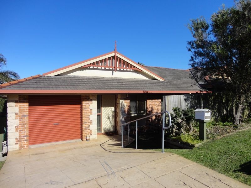 4 Robert Place, Bateau Bay NSW 2261