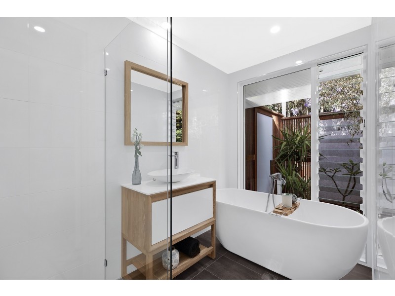 12 Berne Street, Bateau Bay NSW 2261