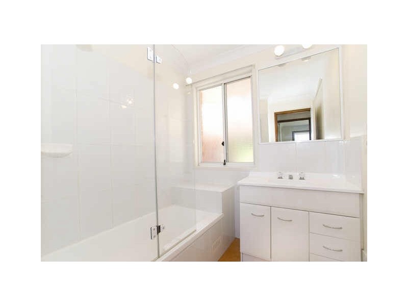 5 Belshaw Pl, Bateau Bay NSW 2261