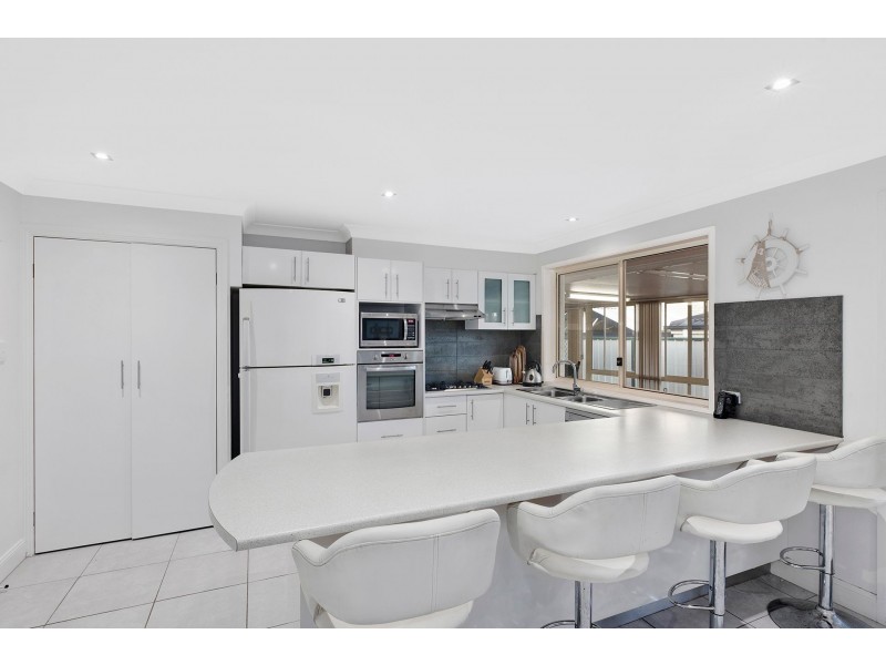 30 MacIntyre Street, Bateau Bay NSW 2261