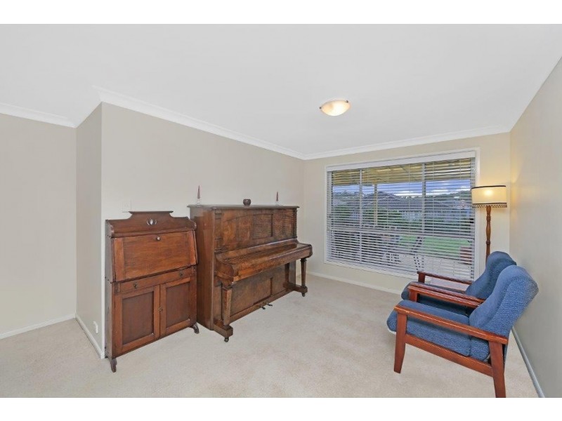 18 Bataan Cct, Bateau Bay NSW 2261