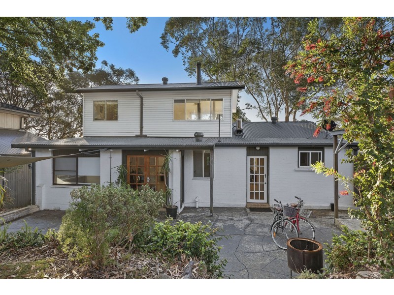 13 Toongara Ave, Bateau Bay NSW 2261