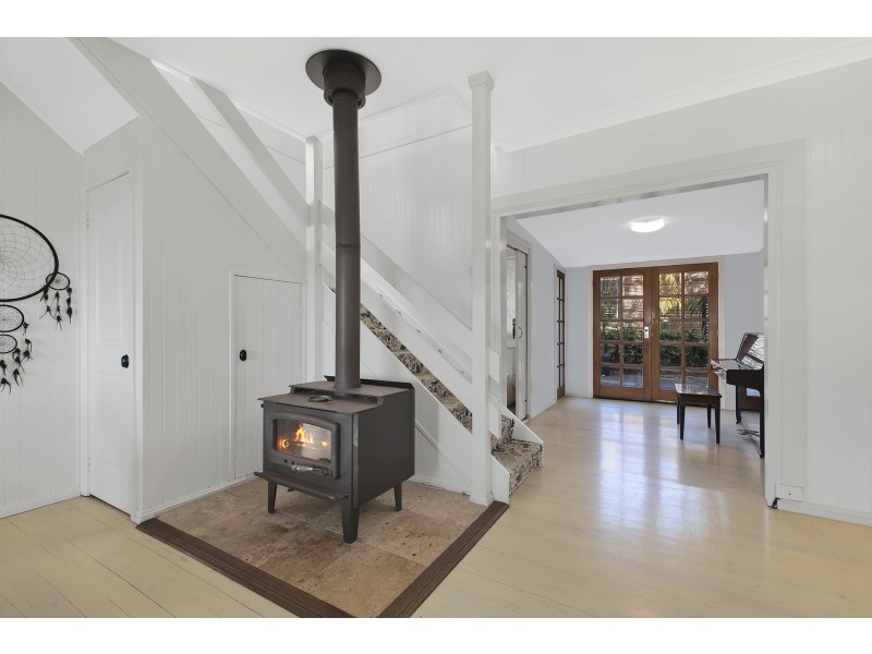 13 Toongara Ave, Bateau Bay NSW 2261