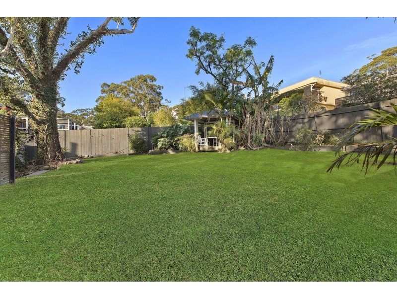 13 Toongara Ave, Bateau Bay NSW 2261