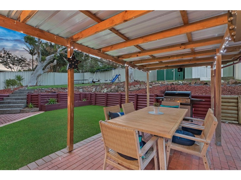 220 Cresthaven Avenue, Bateau Bay NSW 2261