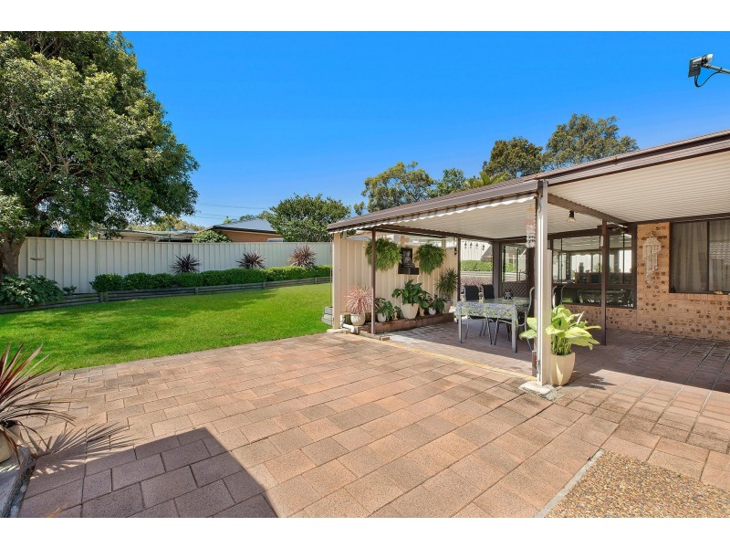 15 Peta Close, Bateau Bay NSW 2261