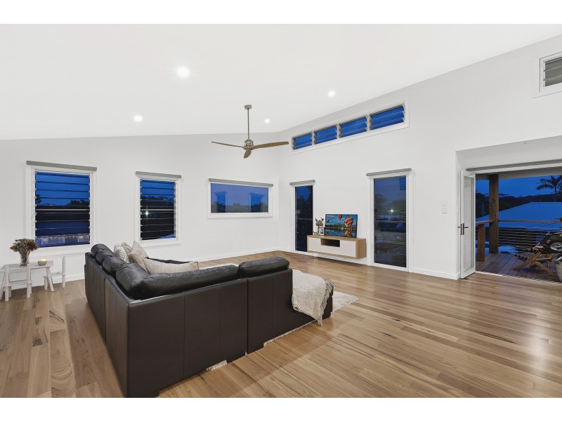 9 Poplars Avenue, Bateau Bay NSW 2261