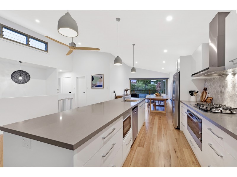 9 Poplars Avenue, Bateau Bay NSW 2261