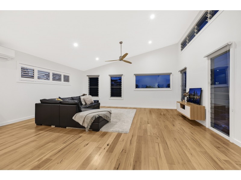 9 Poplars Avenue, Bateau Bay NSW 2261