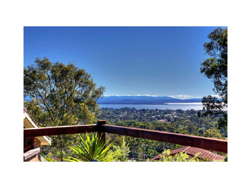 4 Seaspray Close, Bateau Bay NSW 2261