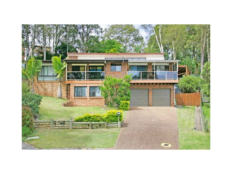 4 Seaspray Close, Bateau Bay NSW 2261