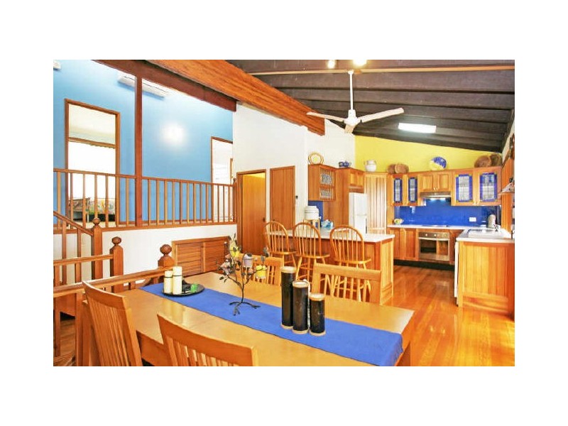 4 Seaspray Close, Bateau Bay NSW 2261