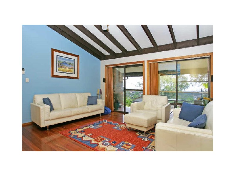 4 Seaspray Close, Bateau Bay NSW 2261