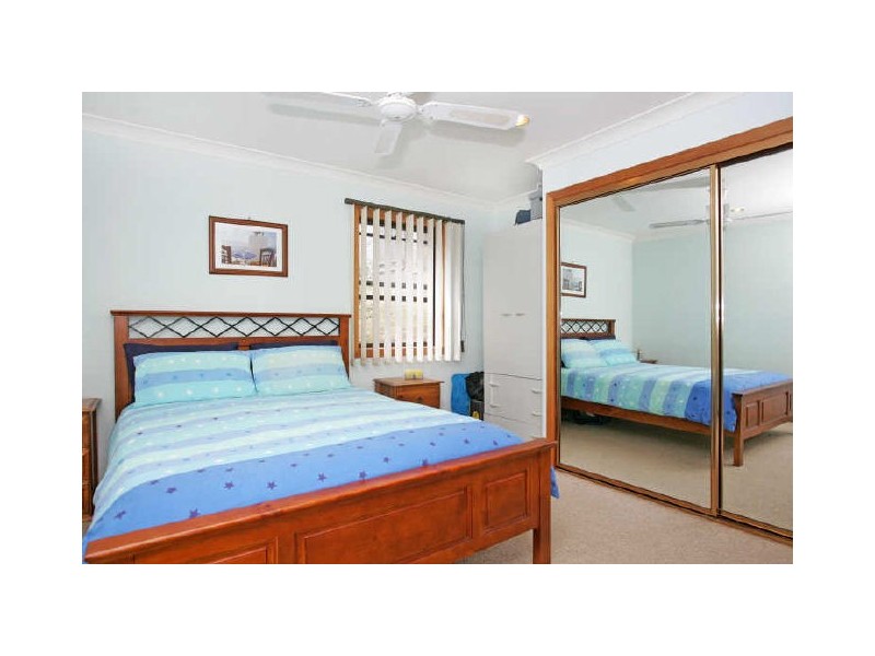 4 Seaspray Close, Bateau Bay NSW 2261