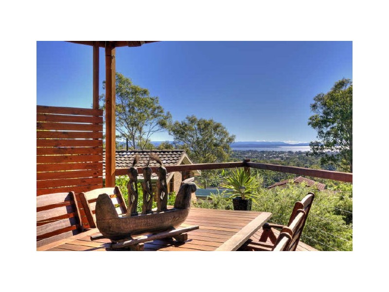 4 Seaspray Close, Bateau Bay NSW 2261