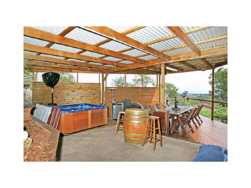 4 Seaspray Close, Bateau Bay NSW 2261