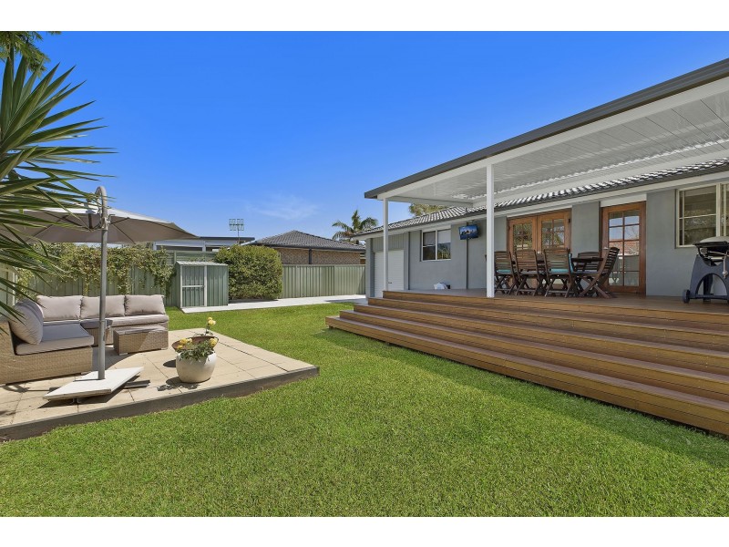 27 Sierra Avenue, Bateau Bay NSW 2261