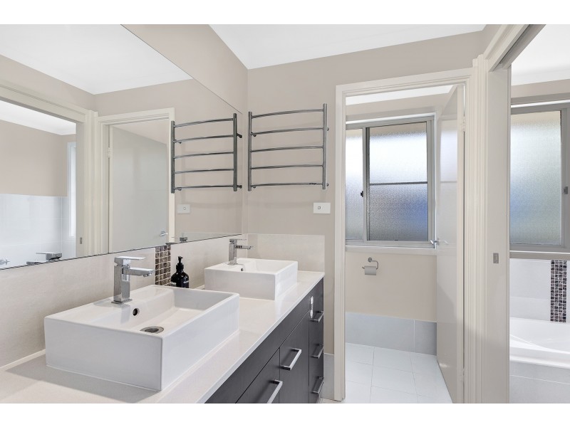 27 Sierra Avenue, Bateau Bay NSW 2261