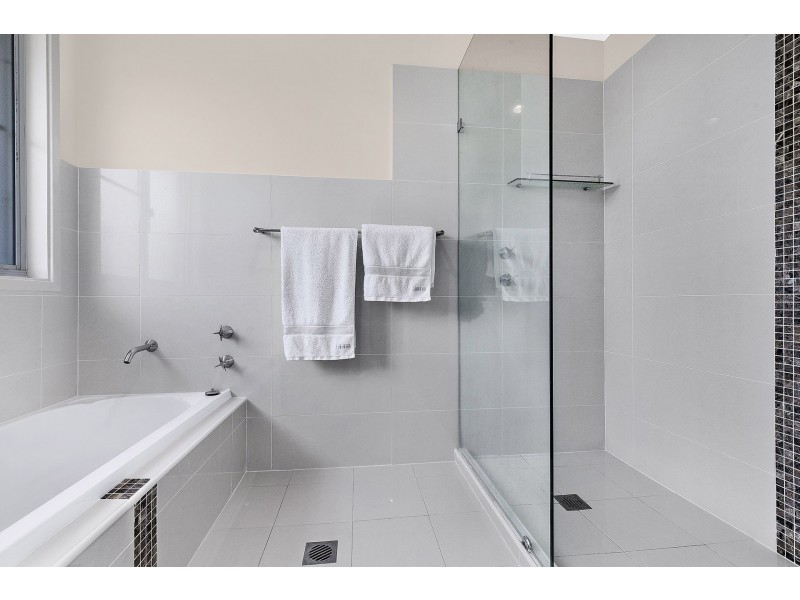 27 Sierra Avenue, Bateau Bay NSW 2261