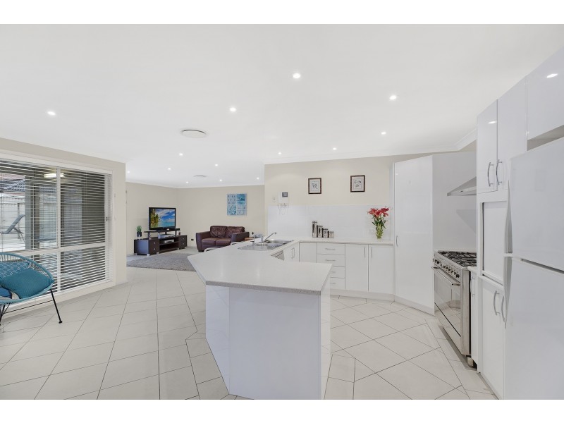 3 Bataan Cct, Bateau Bay NSW 2261