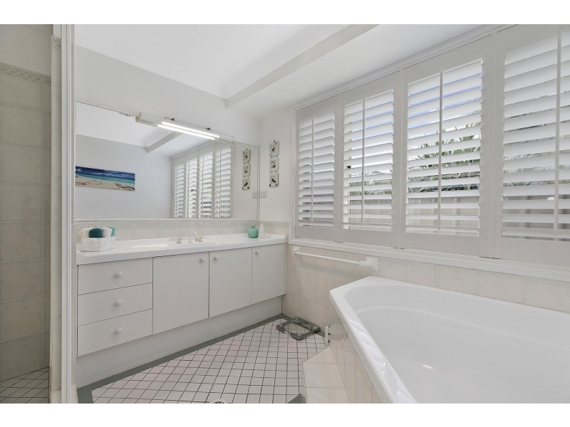 39 Morley Ave, Bateau Bay NSW 2261