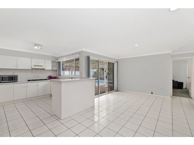 1 Sirius Avenue, Bateau Bay NSW 2261