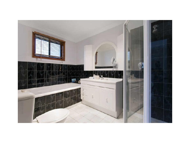 5 Dora Street, Lisarow NSW 2250