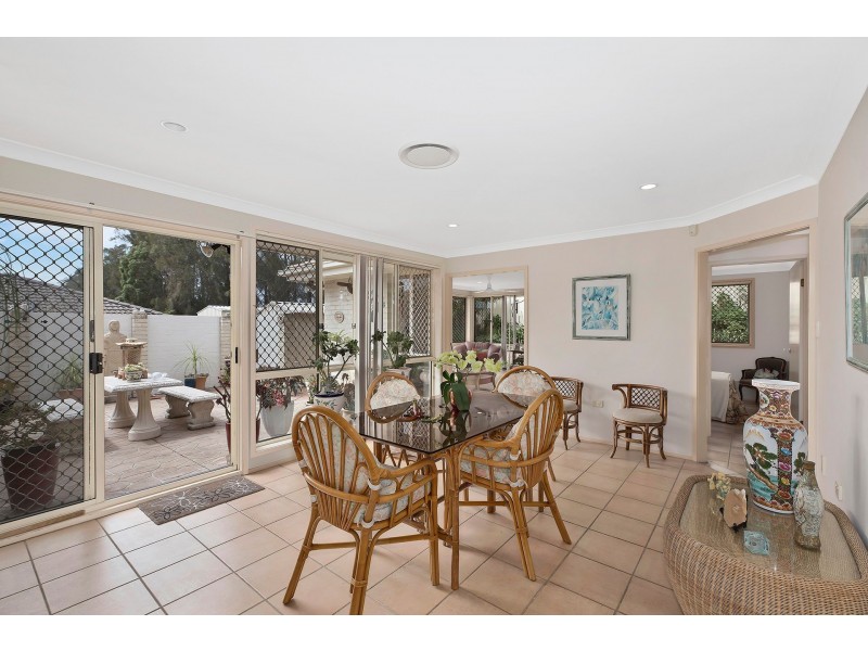 24 MacIntyre Street, Bateau Bay NSW 2261