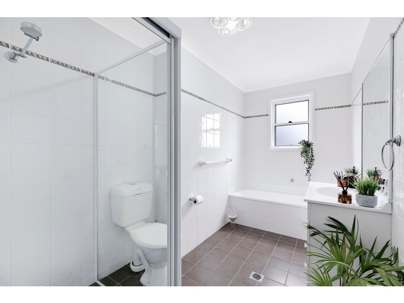 5 Whalans Road, Bateau Bay NSW 2261