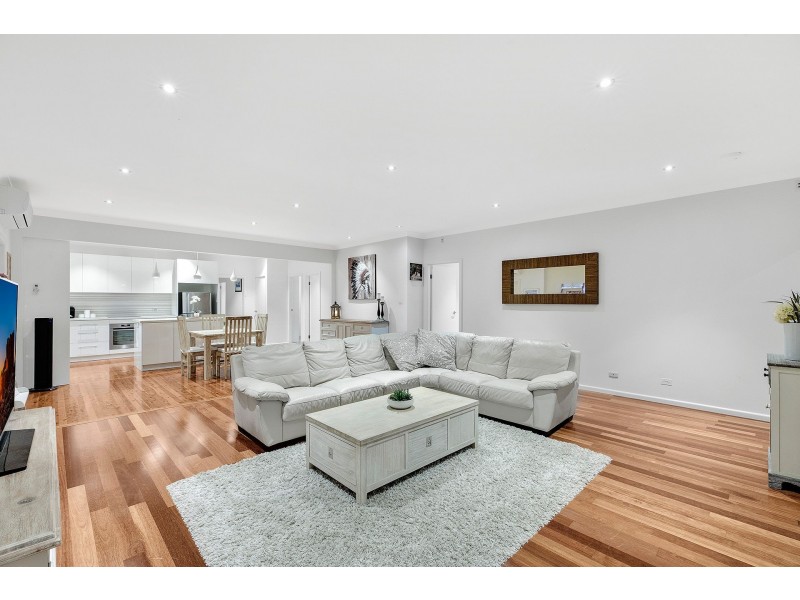 1 Barry Street, Bateau Bay NSW 2261