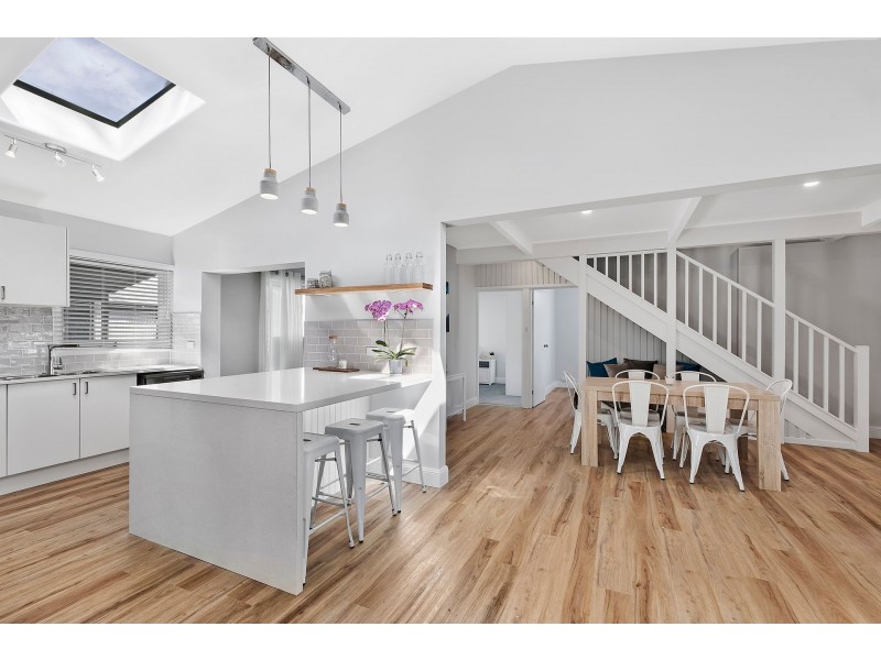 16 Talara Avenue, Bateau Bay NSW 2261