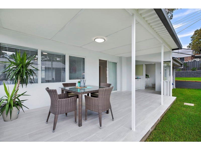 16 Talara Avenue, Bateau Bay NSW 2261