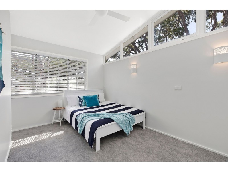 16 Talara Avenue, Bateau Bay NSW 2261