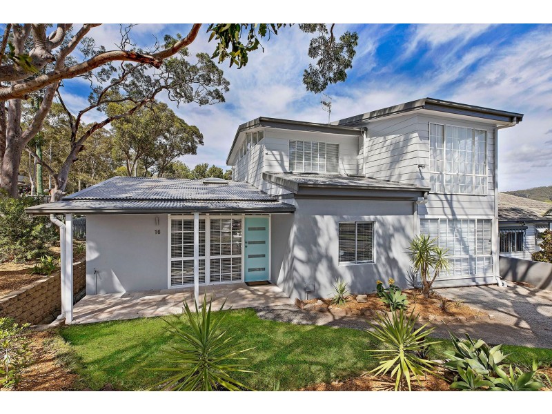 16 Talara Avenue, Bateau Bay NSW 2261