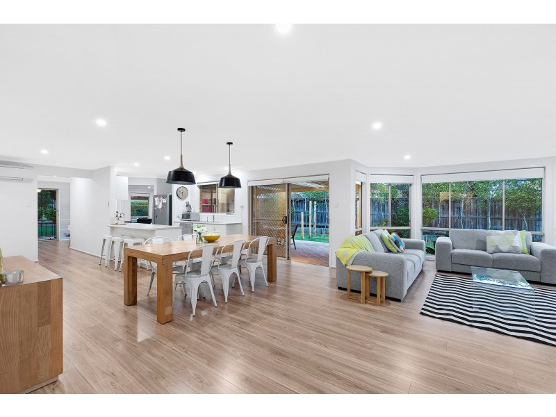 20 Bataan Cct, Bateau Bay NSW 2261