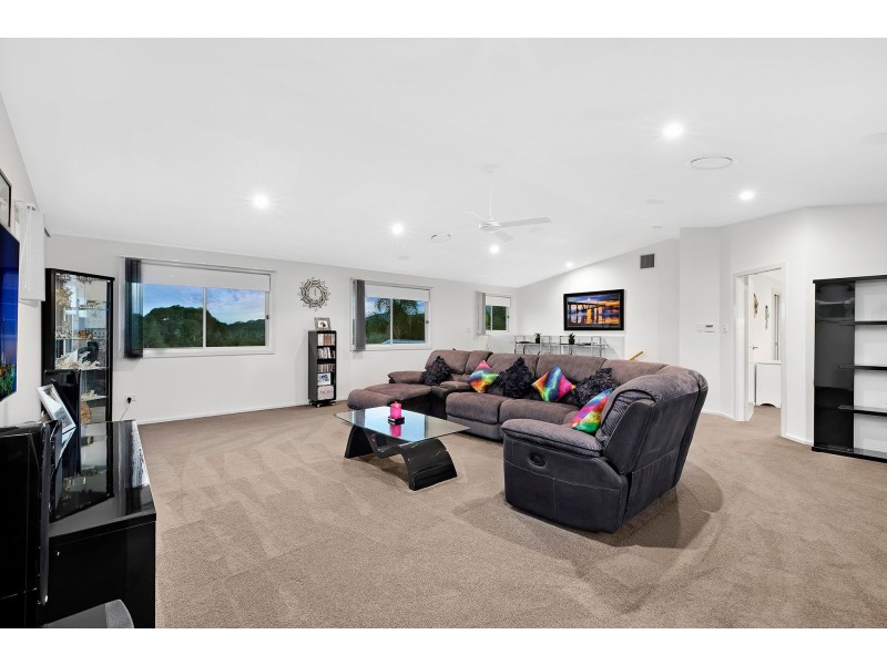 17 Bolton Street, Bateau Bay NSW 2261